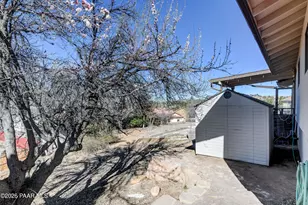 1086 N Broken Wagon Trail, Dewey-Humboldt, AZ 86327 - Photo 24