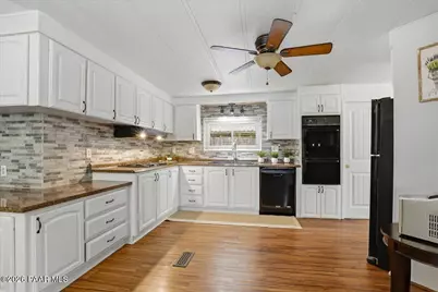 10389 E Brangus Lane, Dewey-Humboldt, AZ 86327 - Photo 12