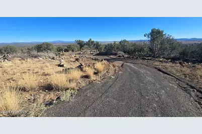 9938 W Gleed Station Road, Ash Fork, AZ 86320 - Photo 10