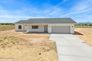 455 E Ocotillo Ln, Paulden, AZ 86334 - Photo 1