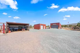 610 W Valleri Ann Rd, Paulden, AZ 86334 - Photo 6