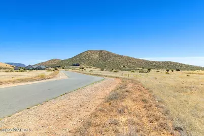 10709 E Stallion Way, Prescott Valley, AZ 86315 - Photo 12