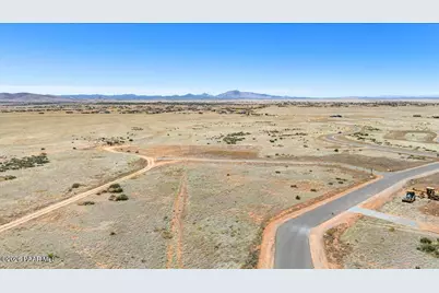 10709 E Stallion Way, Prescott Valley, AZ 86315 - Photo 4
