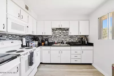 8132 E Donna Road, Prescott Valley, AZ 86314 - Photo 10