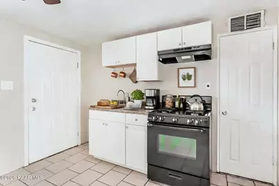 302 W Flores Street #3, Tucson, AZ 85705 - Photo 2