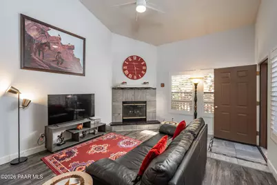 237 Creekside Circle #E, Prescott, AZ 86303 - Photo 4