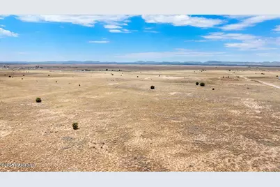 3257 W Limestone Drive, Paulden, AZ 86334 - Photo 10
