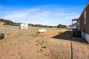 18296 S Frontier Rd, Peeples Valley, AZ 86332 - Photo 26
