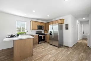 18296 S Frontier Rd, Peeples Valley, AZ 86332 - Photo 12