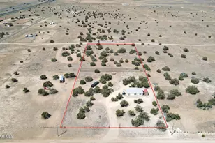 53430 N La Plata Dr, Seligman, AZ 86337 - Photo 2