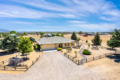 335 S Reed Road, Chino Valley, AZ 86323 - Photo 2
