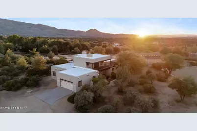 2715 W Green Brier Drive, Prescott, AZ 86305 - Photo 1