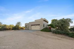 2715 W Green Brier Dr, Prescott, AZ 86305 - Photo 8