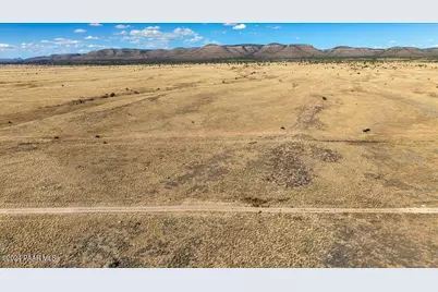 3294 W Limestone Drive, Paulden, AZ 86334 - Photo 6