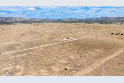 3383 W Limestone Drive, Paulden, AZ 86334 - Photo 8