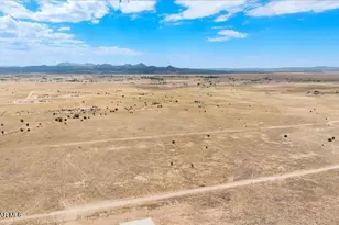 3383 W Limestone Dr, Paulden, AZ 86334 - Photo 1