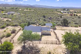 9330 S Donald Trail, Kirkland, AZ 86332 - Photo 2