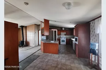 44050 W Fort Rock Road, Seligman, AZ 86337 - Photo 4
