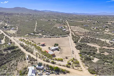 8360 W Barrington Road, Wilhoit, AZ 86332 - Photo 2
