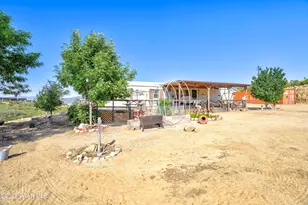 8360 W Barrington Rd, Wilhoit, AZ 86332 - Photo 38