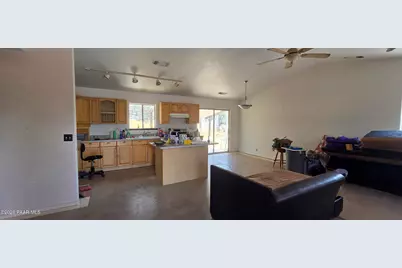 4805 E Cochise Drive, Rimrock, AZ 86335 - Photo 2