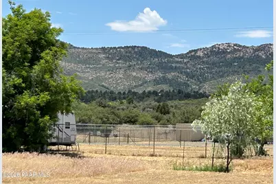 18628 S Joseph Hodge Road, Peeples Valley, AZ 86332 - Photo 2