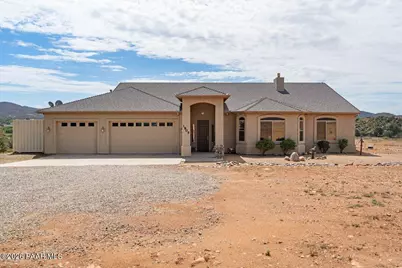 1805 S Crooked H Trail, Dewey-Humboldt, AZ 86327 - Photo 2
