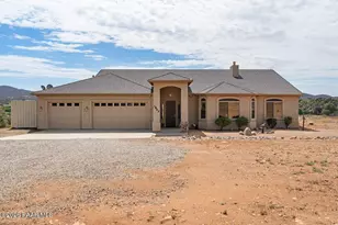 1805 S Crooked H Trail, Dewey-Humboldt, AZ 86327 - Photo 2