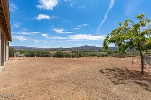 1805 S Crooked H Trail, Dewey-Humboldt, AZ 86327 - Photo 36