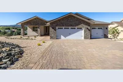 561 S Lakeview Drive, Prescott, AZ 86301 - Photo 1