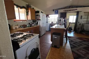 57602 N Hermana Ln, Seligman, AZ 86337 - Photo 46