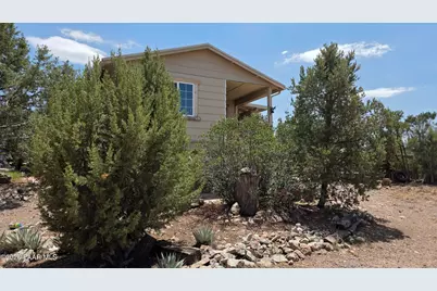 57602 N Hermana Lane, Seligman, AZ 86337 - Photo 2