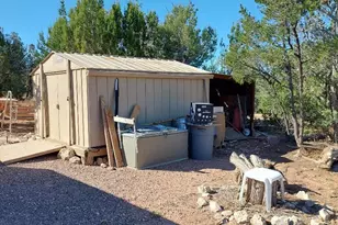 57602 N Hermana Ln, Seligman, AZ 86337 - Photo 10