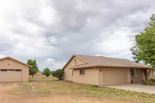 7965 E Pharlap Ln, Prescott Valley, AZ 86315 - Photo 2