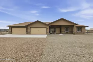 9860 N Loper Rd, Prescott Valley, AZ 86315 - Photo 2