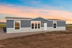 27139 N Kingdom Ct, Paulden, AZ 86334 - Photo 1