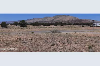 27705 W Fort Rock Road, Seligman, AZ 86337 - Photo 2