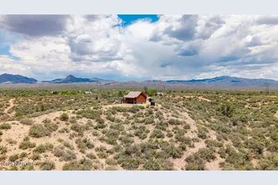 11850 W Faded Whistle Road, Skull Valley, AZ 86338 - Photo 34