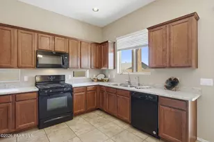 5841 N Thornberry Dr, Prescott Valley, AZ 86314 - Photo 10
