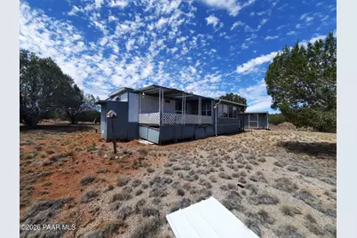 31935 W Calle Belleza, Seligman, AZ 86337 - Photo 2