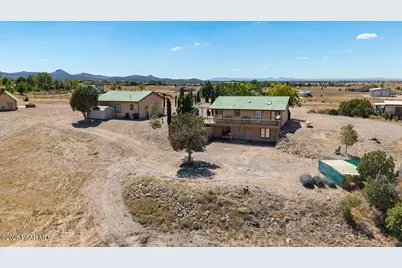 974 N Grandview, Paulden, AZ 86334 - Photo 2