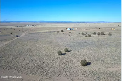 085C W Malapai Road, Paulden, AZ 86334 - Photo 1