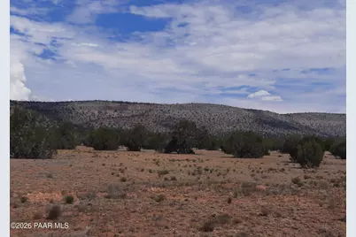 28964 W Fort Rock Road, Seligman, AZ 86337 - Photo 2