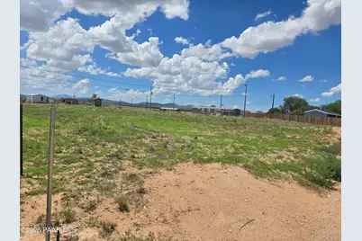 435 W Bermuda Lane, Paulden, AZ 86334 - Photo 2