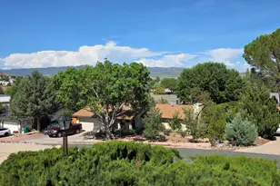 826 N Hopi Trail, Dewey-Humboldt, AZ 86327 - Photo 2
