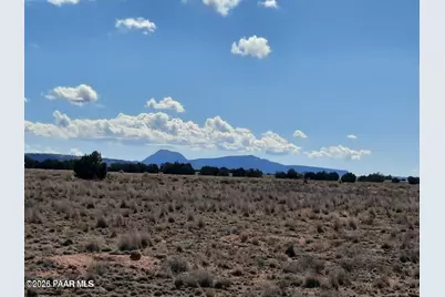 53316 N Saddlerock Drive, Seligman, AZ 86337 - Photo 2