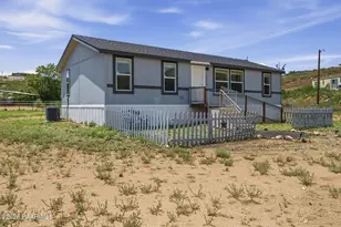 10545 E Janet Way, Dewey-Humboldt, AZ 86327 - Photo 2