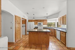 2470 W Twinoaks Dr, Prescott, AZ 86305 - Photo 8