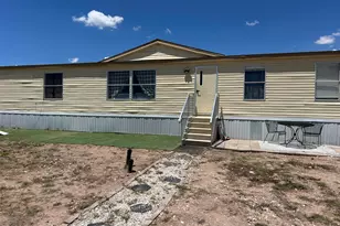 25284 W El Dorado Dr, Seligman, AZ 86337 - Photo 2
