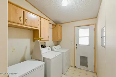 17201 E Peach Tree Road, Mayer, AZ 86333 - Photo 14